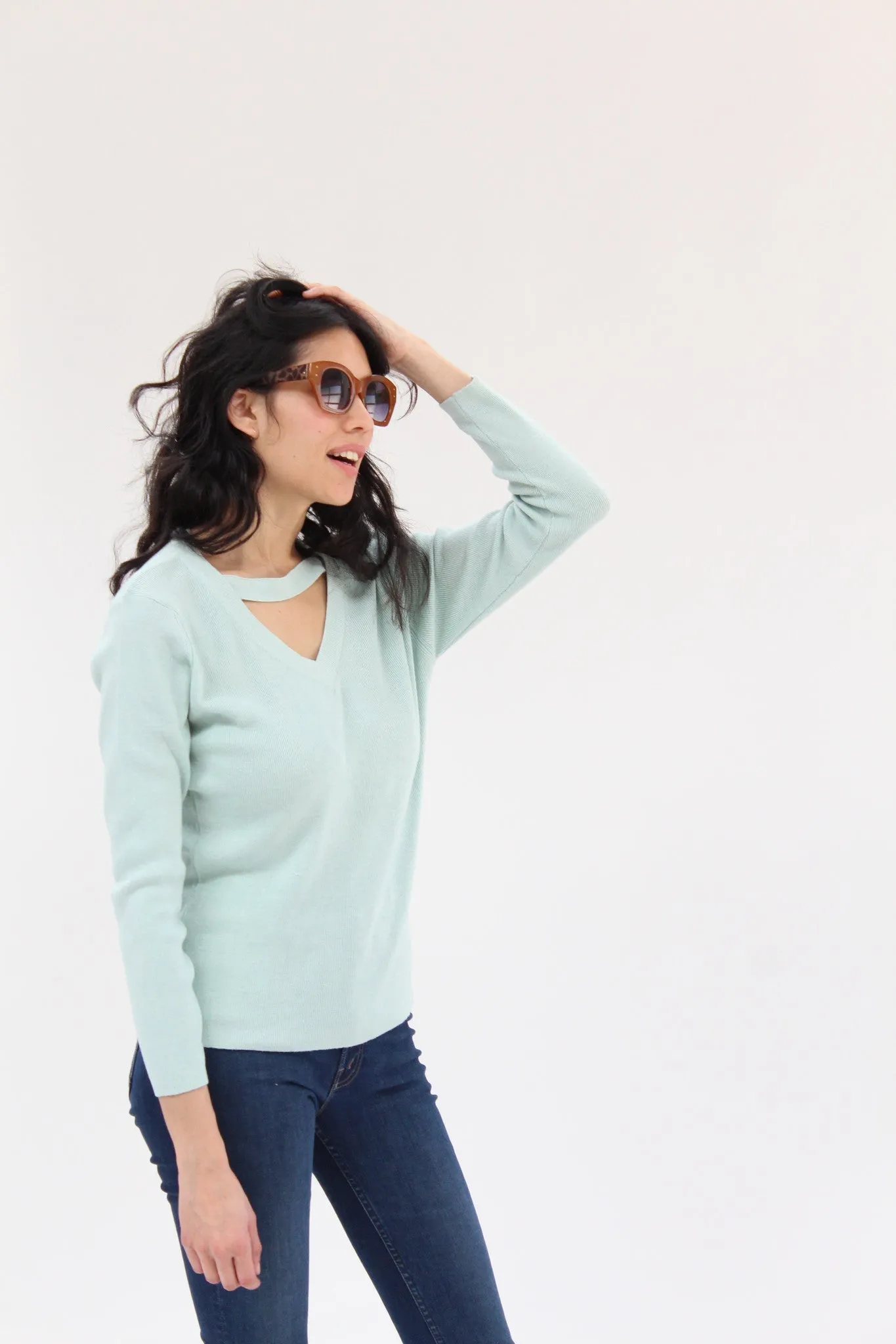 Beklina Ribbed Bar V-Neck Sweater Water