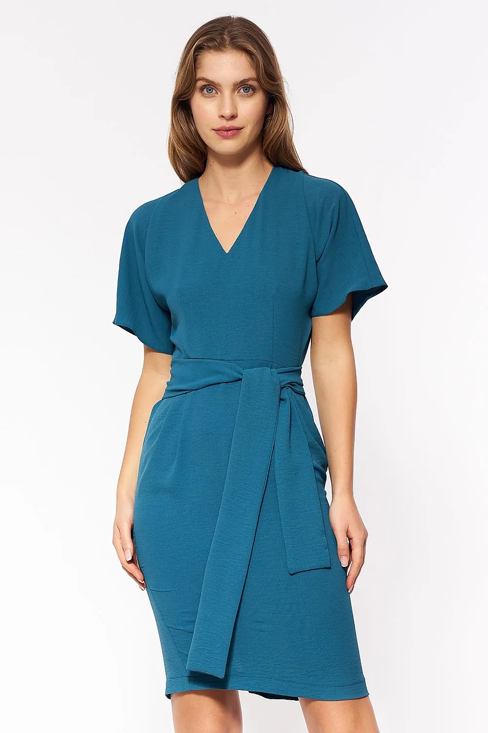 Effortless Elegance: Waist-Tied Day Dress for Every Occasion